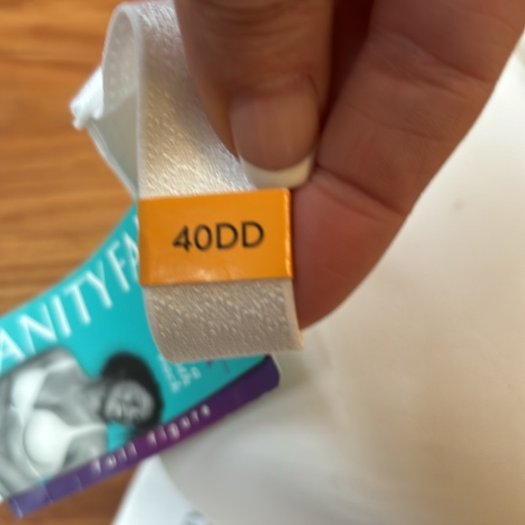 NWT Vanity Fair Beauty Back White Full Figure Underwire Smoothing Bra Size 40DD - Picture 5 of 10